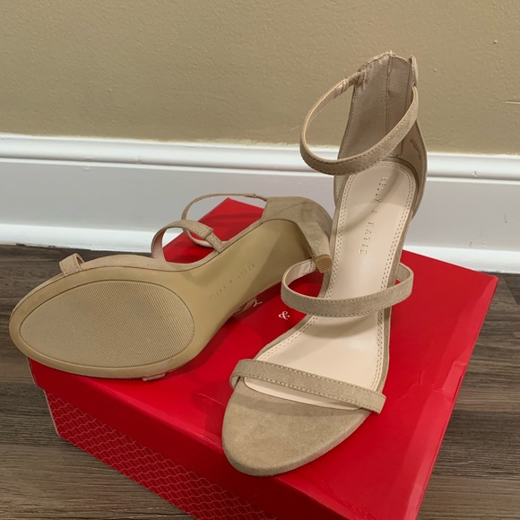 Kelly & Katie Courtnee Beige Heeled Sandals Size 10 - Picture 11 of 13